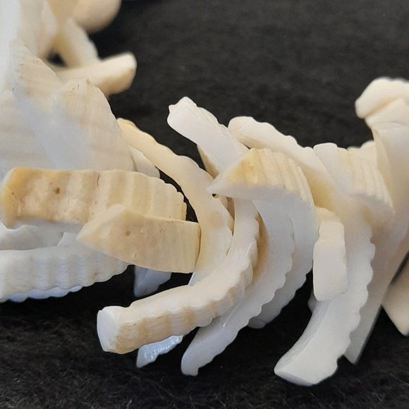 Vintage 1970's 18" Necklace Mother of Pearl, Pooka Shells and Natura Coral Beads - Picture 5 of 7